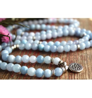 Handgemachtes Aquamarin-Armband mit Lotus-Anhänger | Heilstein Schmuck