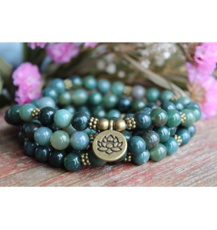 108er Mala-Armband aus Achat mit Lotusanhänger – spiritueller Schmuck mit Bedeutung