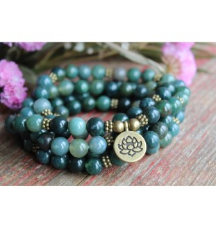 108er Mala-Armband aus Achat mit Lotusanhänger – spiritueller Schmuck mit Bedeutung