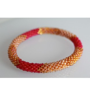 Handgefertigtes Glasperlenarmband aus Nepal – Tradition