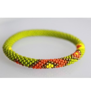 Handgefertigtes Glasperlenarmband aus Nepal – Tradition