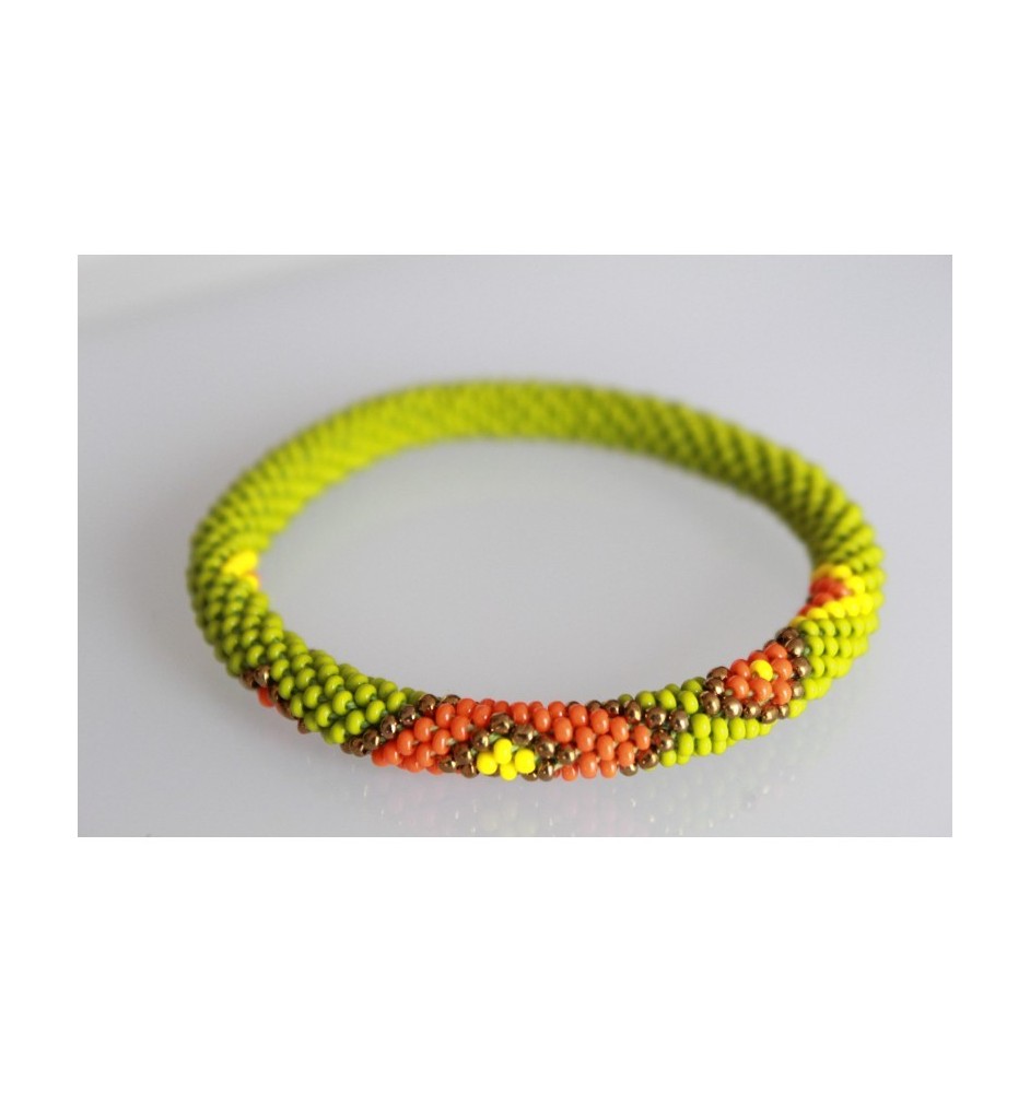 Handgefertigtes Glasperlenarmband aus Nepal – Tradition
