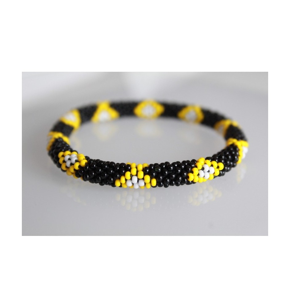 Handgefertigtes Glasperlenarmband aus Nepal – Tradition