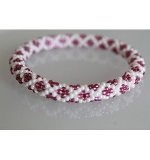Handgefertigtes Glasperlenarmband aus Nepal – Tradition