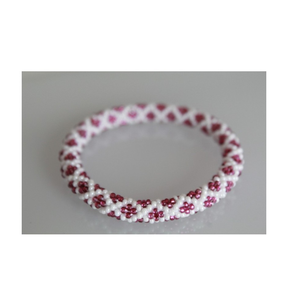 Handgefertigtes Glasperlenarmband aus Nepal – Tradition
