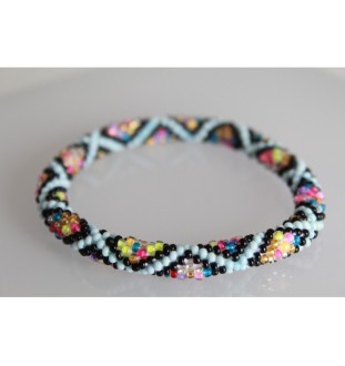 Handgefertigtes Glasperlenarmband aus Nepal – Tradition