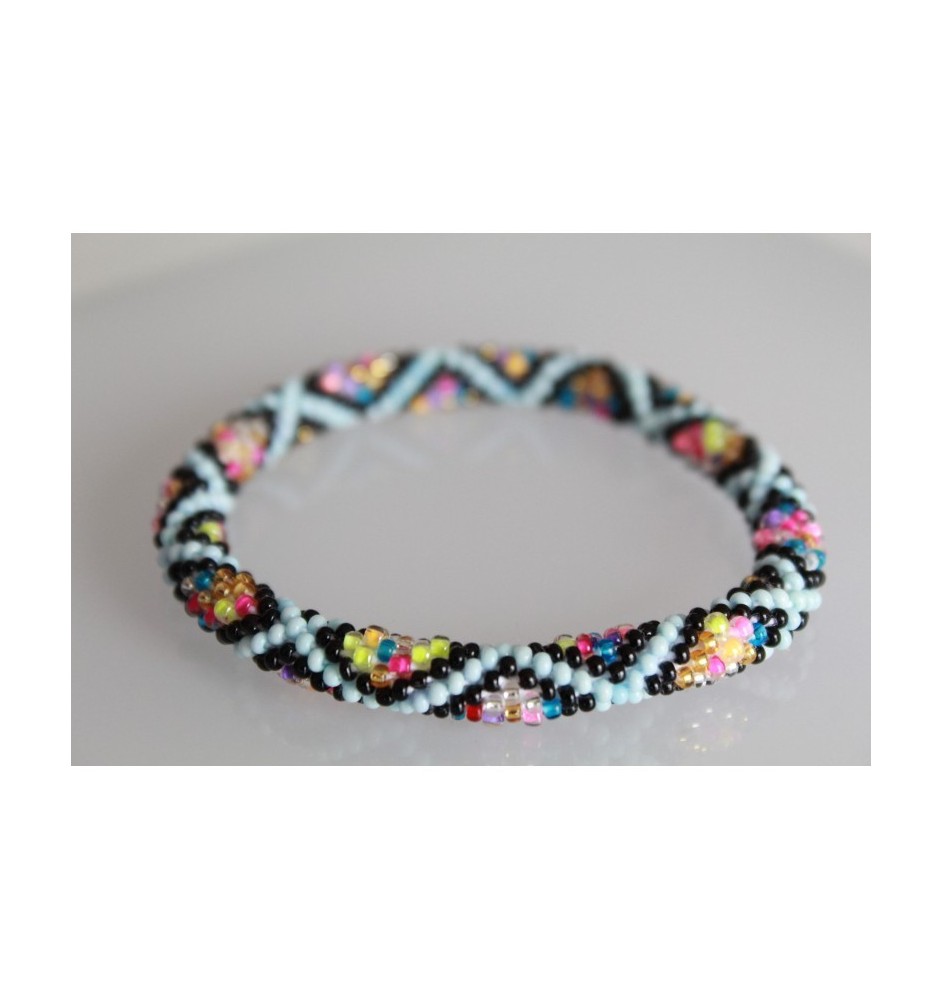 Handgefertigtes Glasperlenarmband aus Nepal – Tradition