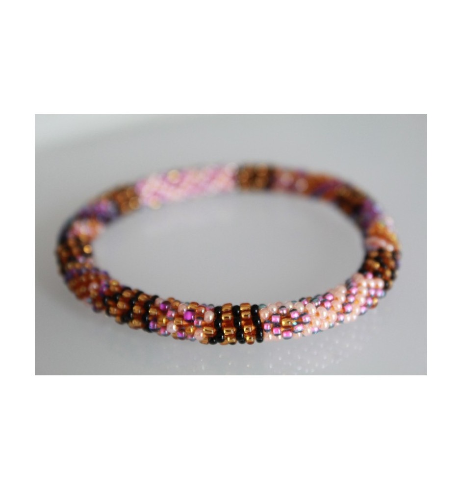 Handgefertigtes Glasperlenarmband aus Nepal – Tradition