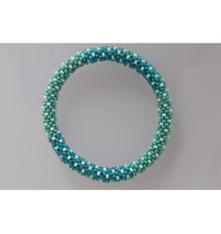 Handgefertigtes Glasperlenarmband aus Nepal – Tradition