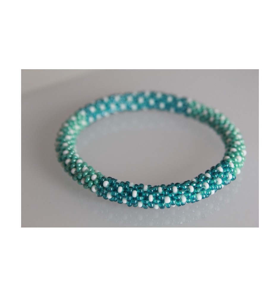 Handgefertigtes Glasperlenarmband aus Nepal – Tradition
