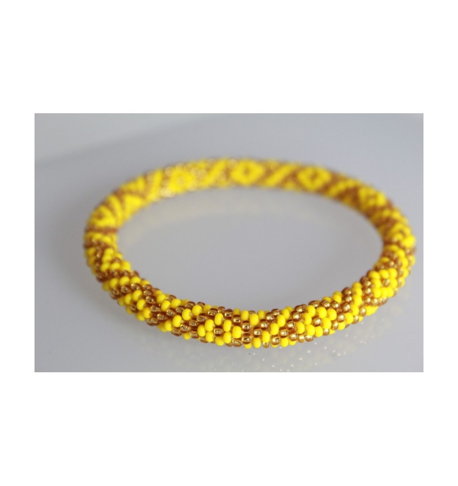 Handgefertigtes Glasperlenarmband aus Nepal – Tradition