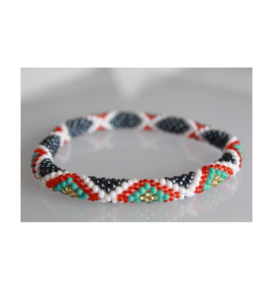 Handgefertigtes Glasperlenarmband aus Nepal – Tradition