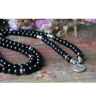 Mala Armband Onyx mit Lotusanhänger – innere Stärke & Schutz