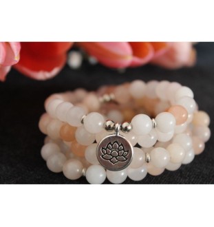 Mala bracelet with 108 aventurine beads - relaxation, inner peace & lotus pendant"