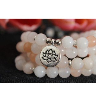 Mala bracelet with 108 aventurine beads - relaxation, inner peace & lotus pendant"