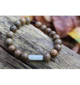 Jade Bracelet – made of wooden beads | Meaning, properties & handmade