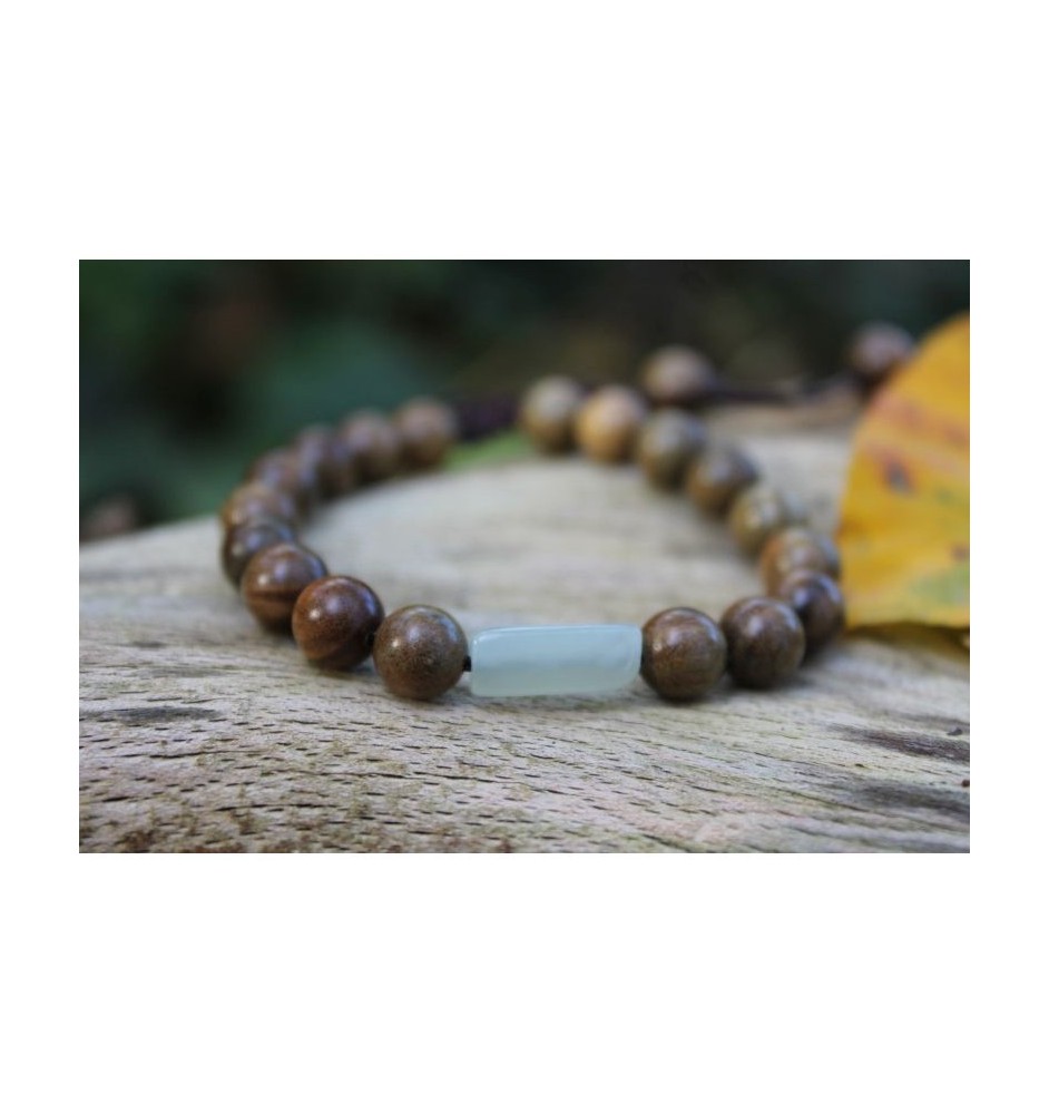 Jade Bracelet – made of wooden beads | Meaning, properties & handmade