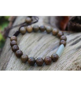 Jade Bracelet – made of wooden beads | Meaning, properties & handmade