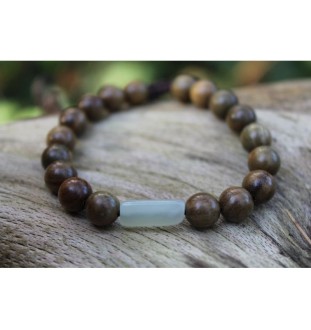 Jade Bracelet – made of wooden beads | Meaning, properties & handmade