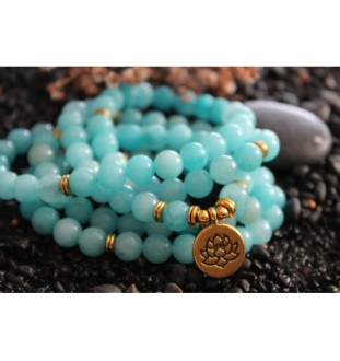 108 Mala mit Aquamarinperlen und Lotus-Anhänger – Spirituelle Harmonie und Flexibilität