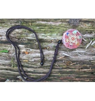 Orgonite necklace with pentagram – for peace of mind and radiant energy.