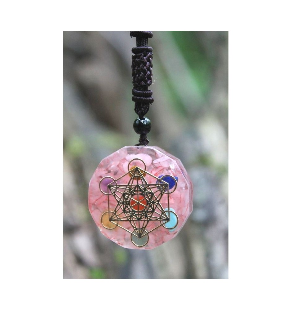 Orgonite necklace with pentagram – for peace of mind and radiant energy.