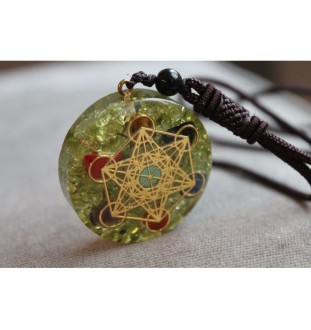 Orgonite necklace with pentagram – for peace of mind and radiant energy.