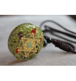 Orgonite necklace with pentagram – for peace of mind and radiant energy.