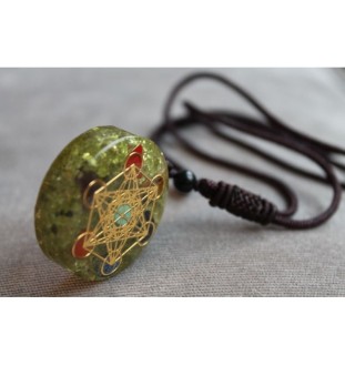 Orgonite necklace with pentagram – for peace of mind and radiant energy.