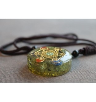 Orgonite necklace with pentagram – for peace of mind and radiant energy.