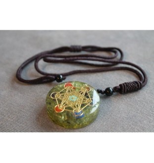 Orgonite necklace with pentagram – for peace of mind and radiant energy.